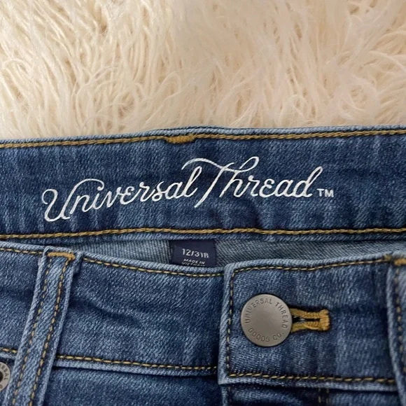 Universal Thread Blue Ankle Cropped Jeans - Picture 2 of 8
